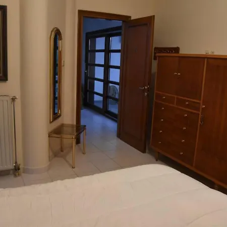 Sophia's Home, Unique Interior Design, City Center בית נופש