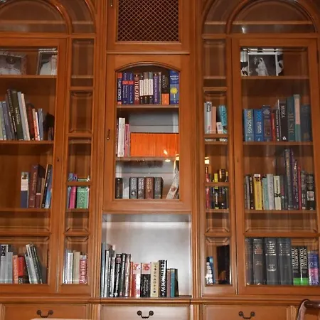 Sophia's Home, Unique Interior Design, City Center * סרס